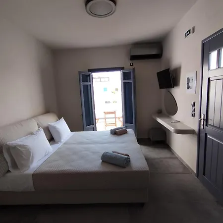 Meridiano Parikia (Paros)